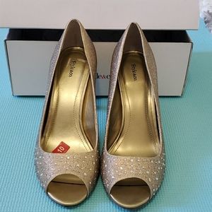 W10- Style&Co. Monae Gold peep toe heels